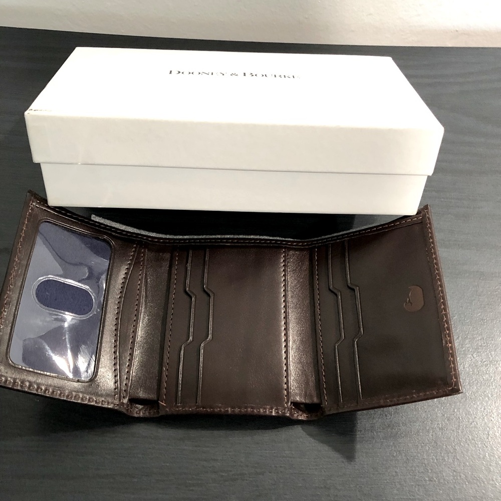 Dooney & Bourke men’s wallet, dark brown leather, trifold. - Picture 2 of 5